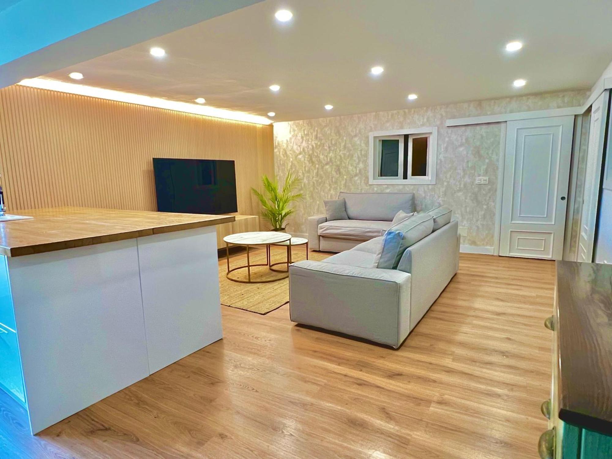 Apartamento Home Santo سانتياغو دي كومبوستيلا المظهر الخارجي الصورة