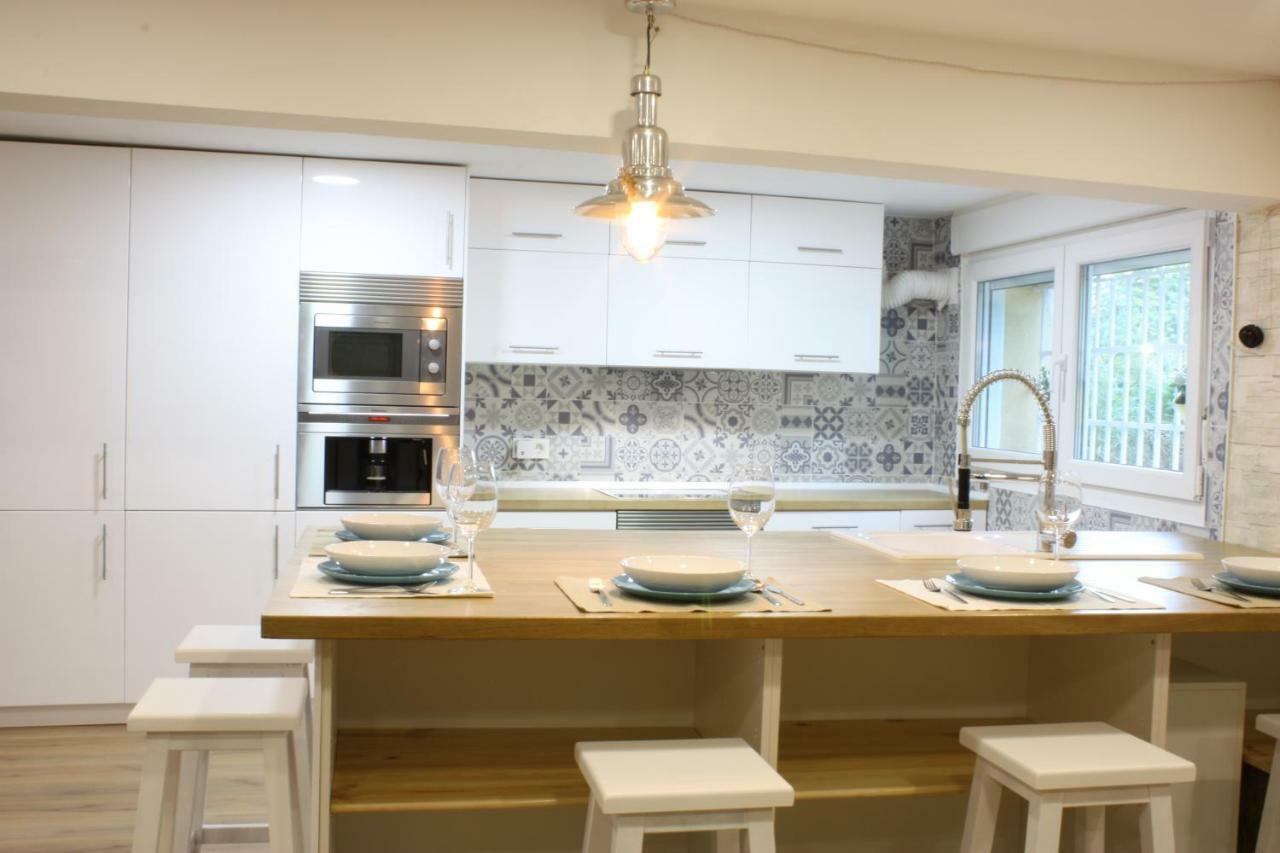 Apartamento Home Santo سانتياغو دي كومبوستيلا المظهر الخارجي الصورة